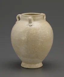 Vaso con tre manici ad anello, provincia di Hebei o Henan, dinastia Sui o Tang