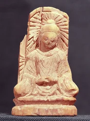 Buddha seduto in meditazione, da Tumshuq (Xinjiang) IV-V secolo