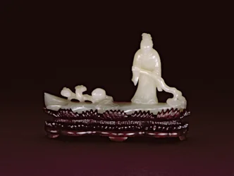 Zhang Qian su una zattera di tronchi che guida con un ramo di lingzhi accanto a un ramo di lingzhi e una pesca