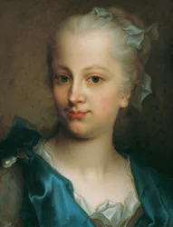 Ragazza in abito blu