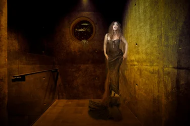 La misteriosa donna del portale