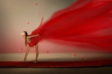 Ballerino dalla maschera rossa