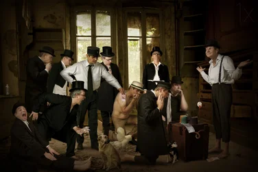 Strana rappresentazione teatrale