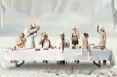 Una cena surreale
