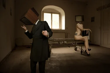 Teste televisive surreali