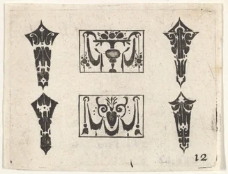 Stampa Blackwork con Due Pannelli Orizzontali e Quattro Castoni
