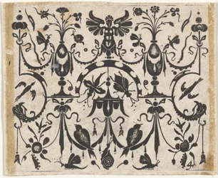 Stampa di ricamo nero con motivo grottesco simmetrico, ca. 1620.