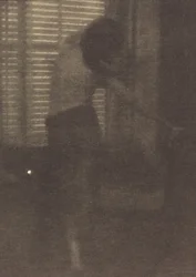 Modella nello studio di New York, 1915 circa (foto)