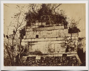 Palazzo del Circo a Chicen-Itza (bassorilievo di tigri)