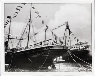 La poppa della S.S. "Umbria" in banchina, c.1900 (foto b/n)