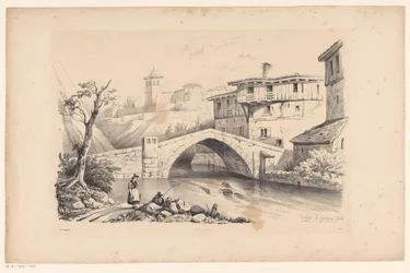 Ponte sul fiume in un villaggio di montagna