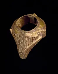 Braccialetto nuziale (gelang gadang podang), fine XIX-inizio XX secolo (oro martellato con filigrana e granulazione)
