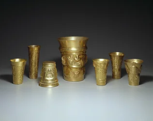Bicchieri, 900-1100 (oro)