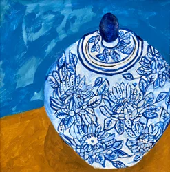 Elegante vaso blu a motivi floreali