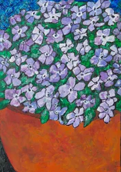 Fiori in vaso di un viola vivace