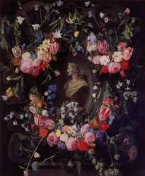Ghirlanda di fiori che circonda un busto di marmo dell