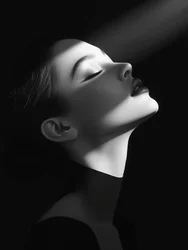 Elegante sguardo rivolto verso l