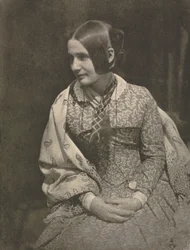 Signora in abito fiorito
