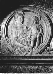 Madonna e Bambino del Monumento a Carlo Marsuppini