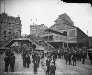 Ingresso di Manhattan al Ponte di Brooklyn, New York, c.1905