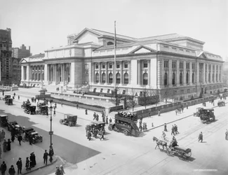 Edificio della Biblioteca Pubblica, New York City, USA, c.1915