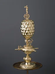 Coppa da bere con trucco parzialmente dorata, c.1630