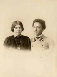 Ritratto del poeta Alexander Aleksandrovich Blok (1880-1921) con sua moglie. Fotografia in gelatina d