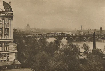 Terrazza Adelphi con vista sul fiume verso est dall