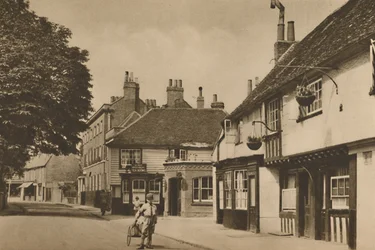 Church Street, Chiswick, con quello che era il Burlington Arms, c1935