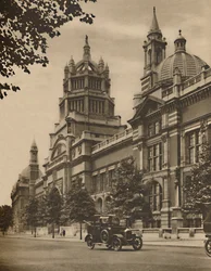 Facciata del Victoria and Albert Museum in Cromwell Road