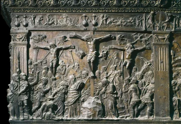 Rappresentazione del buon ladrone (Dismas) e del cattivo ladrone (Gesmas), crocifissi con Gesù Cristo. Bassorilievo del pulpito sinistro, c. 1460