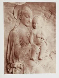 Vergine e Bambino, di Donatello
