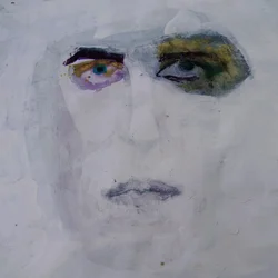 Lo sguardo etereo di una donna