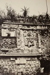Uxmal, bassorilievo indiano, Palazzo delle Monache, 1860