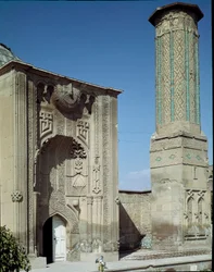 Vista della scuola islamica (1258)