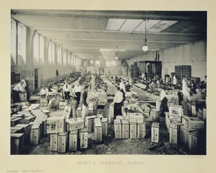 Imballaggio delle casse per la spedizione, da La France Vinicole, pubblicato da Moet & Chandon, Epernay