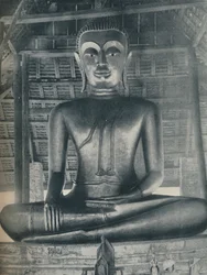 Gloria del Santuario Centrale nel Wat Suthat, Bangkok, c1935