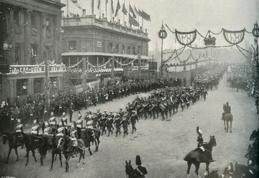 Il contingente navale attraversa il London Bridge verso Southwark, Londra, 1897