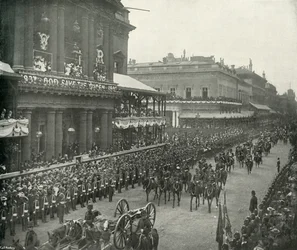 La processione reale: Aides-De-Camp che passano il United Service Club, c1897
