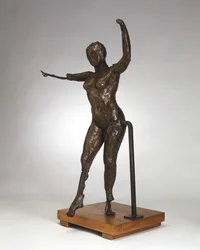 Ballerina che Avanza, Braccia Alzate, Gamba Destra Avanti