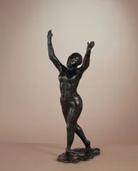 Ballerina che si Muove in Avanti, Braccia Alzate