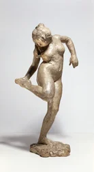 Ballerina che guarda la pianta del suo piede (gesso)