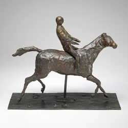 Cavallo con fantino, cavallo al galoppo, testa girata a destra, piedi non toccano il suolo...
