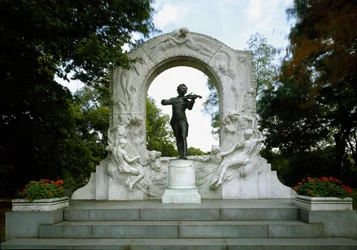 Monumento in omaggio al compositore e direttore d