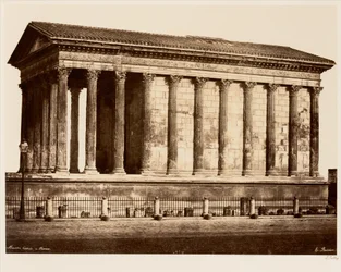 Maison Carrée a Nîmes