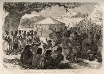 La banda della spedizione attira le donne e i bambini del villaggio di Fatiko (Repubblica Centrafricana), incisione per illustrare una spedizione in Africa Centrale