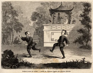 Bambini cinesi che giocano alla ruota (palla di cuoio, anelli di metallo pesante e 3 lunghe piume impiantate), sotto la supervisione della loro madre. Disegno di Vaumort per illustrare il viaggio da Shanghai a Mosca dal 1859 al 1862 di M. de Bourboulon, m