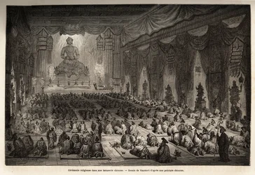 Cerimonia religiosa in una lamasseria cinese, disegno di Vaumort, per illustrare il viaggio da Shanghai a Mosca, dal 1859 al 1862, di M. de Bourboulon, ministro francese in Cina. Incisione in "Le tour du monde", a cura di Edouard Charton.