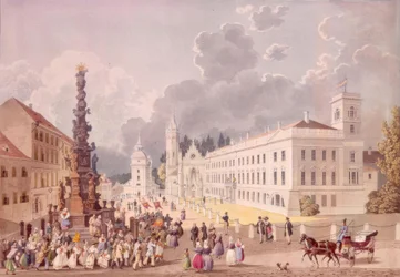 Il palazzo principesco sulla piazza del castello