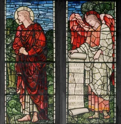 Birmingham, Acocks Green, St Mary the Virgin, Morris & Co., Edward Burne-Jones, John Henry Dearle (1859-1932), San Giovanni e angelo con rotolo, 1895